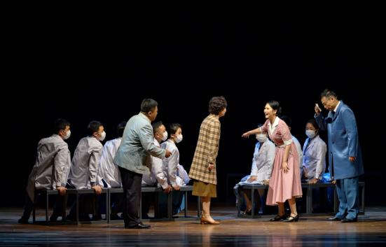 The Voice of Ideals Emerges from the Canglang Water - A Review of the Play "Canglang Water"