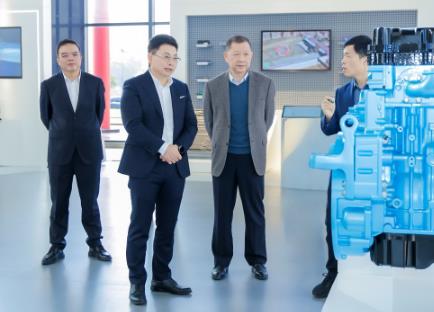 Huawei Terminal visited Dongfeng Automobile and had in-depth discussions on the integration of the HarmonyOS ecosystem with the automotive industry in the future.