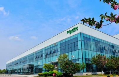 Technology and talent are mutually empowering. The Schneider Electric factory in Wuhan has been recognized as a "Talent Beacon Factory" by the World Economic Forum.